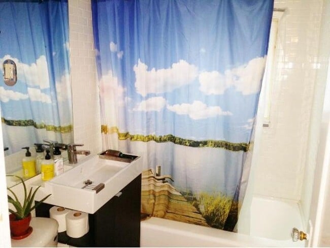 Foto del edificio - 951 18th Ave SE