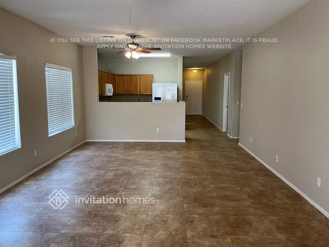 Building Photo - 774 E Drifter Pl