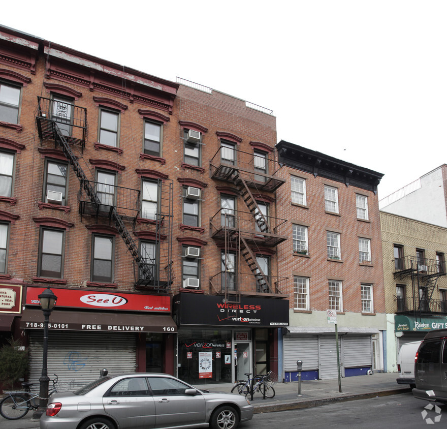 Primary Photo - 158 Smith St