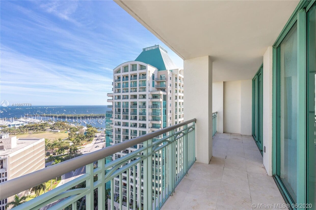 Primary Photo - 3350 SW 27th Ave
