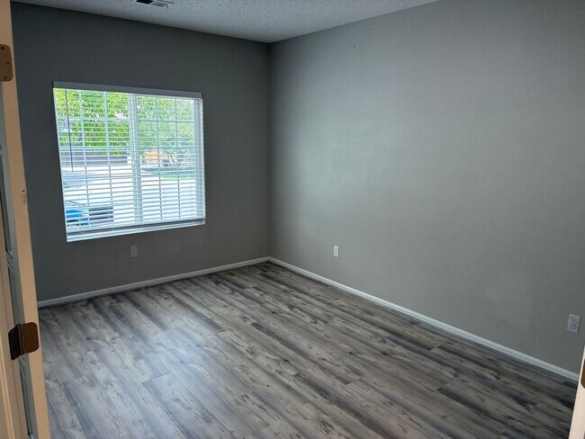 Foto del edificio - 3 Bedroom 2 Bathroom Ranch Style Home!