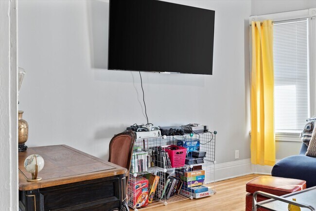 Foto del edificio - 2623 S Howell Ave