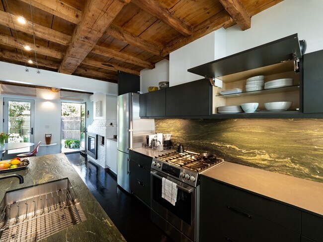 Building Photo - 214 3rd St