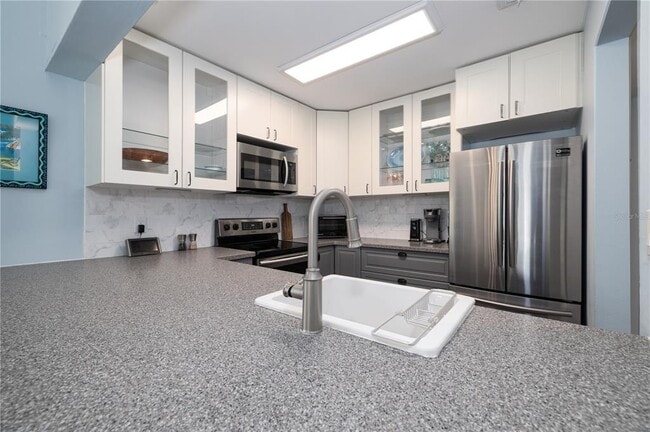 Building Photo - 205 Club House Blvd