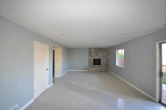 Building Photo - **Your Serene Retreat Awaits**