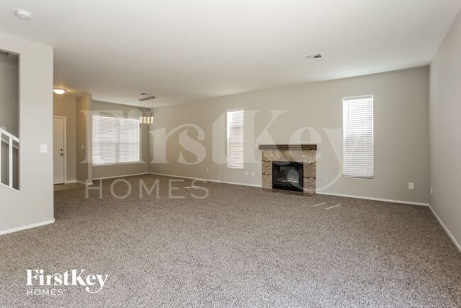 Building Photo - 5917 Royal Castle Ln