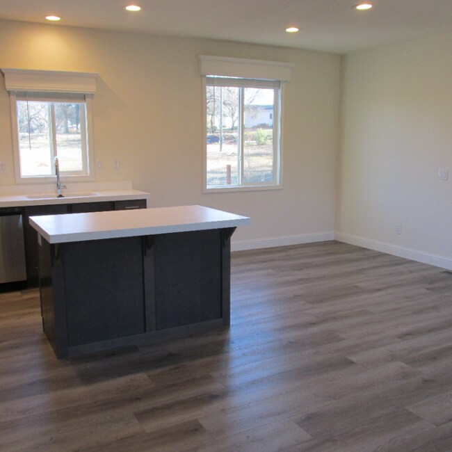 Foto del edificio - 5067 Fruitvale Rd