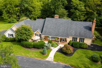 Building Photo - 2028 Appleton Rd