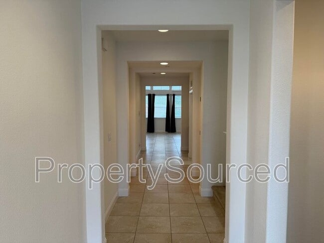 Foto del edificio - 656 Open Range Ave