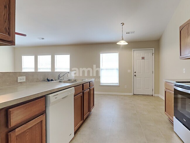 Foto del edificio - 425 Watershed Dr