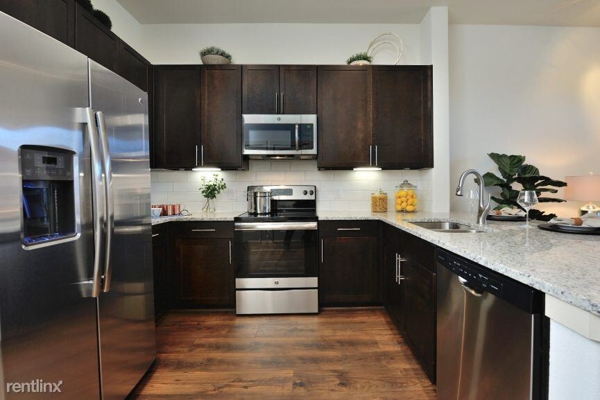 Primary Photo - 2265 W Holcombe Blvd