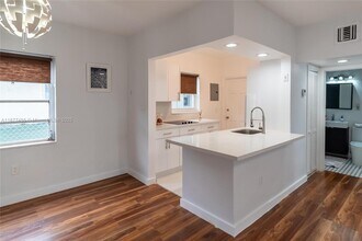 Building Photo - 1205 Marseille Dr