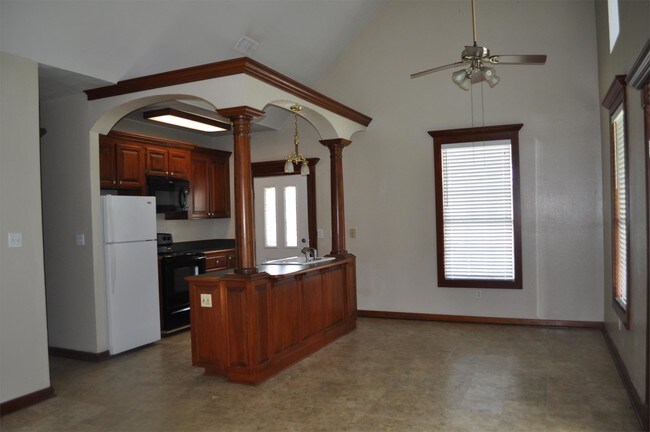 Building Photo - 1601 Melvin Ln