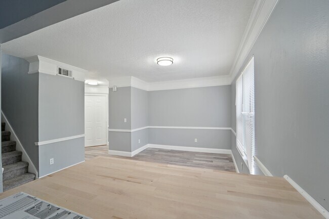 Building Photo - 10995 Traci Lynn Dr