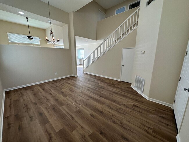 Foto del edificio - Beautiful 5 Bedroom 3 Bath Antioch Home