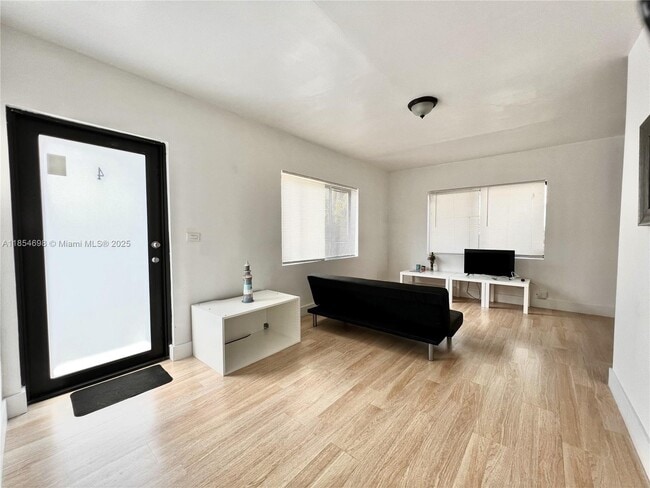 Foto del edificio - 877 80th St