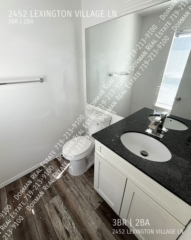 Foto del edificio - 2452 Lexington Village Ln