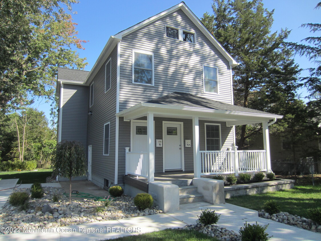 Primary Photo - 16 Lasatta Ave