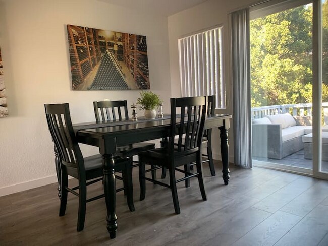 Foto del edificio - 1270 Tiegen Dr