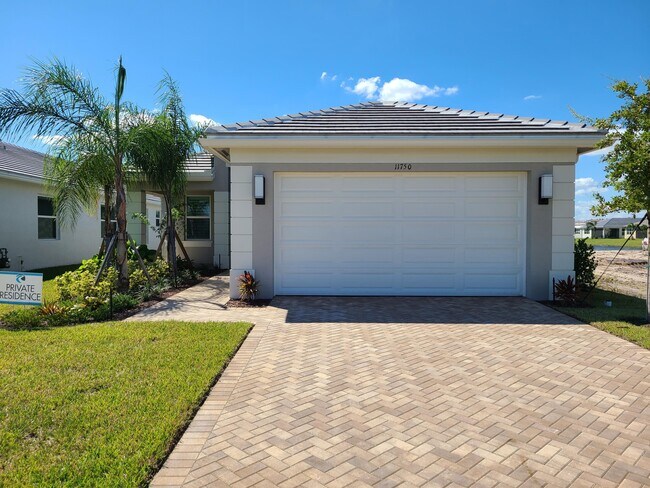 Building Photo - 11750 SW Lagoon Ln