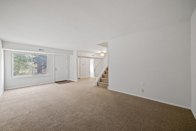 Foto del edificio - 706 Timber Creek Rd