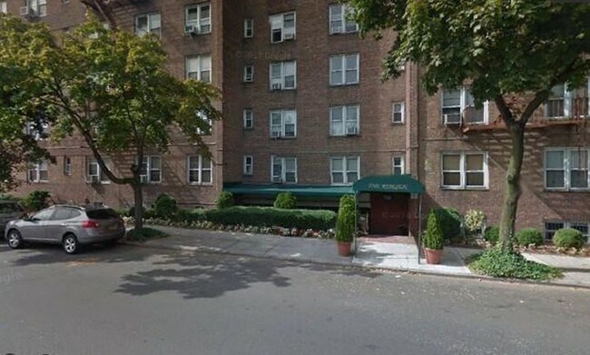 4.ª planta con vistas a la calle - 7510 Yellowstone Blvd