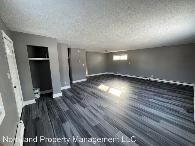 Building Photo - 2 br, 1 bath House - 205 Division