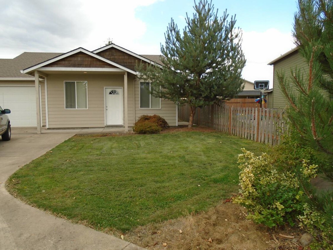 Primary Photo - 9781-9783 Mill Creek Rd SE