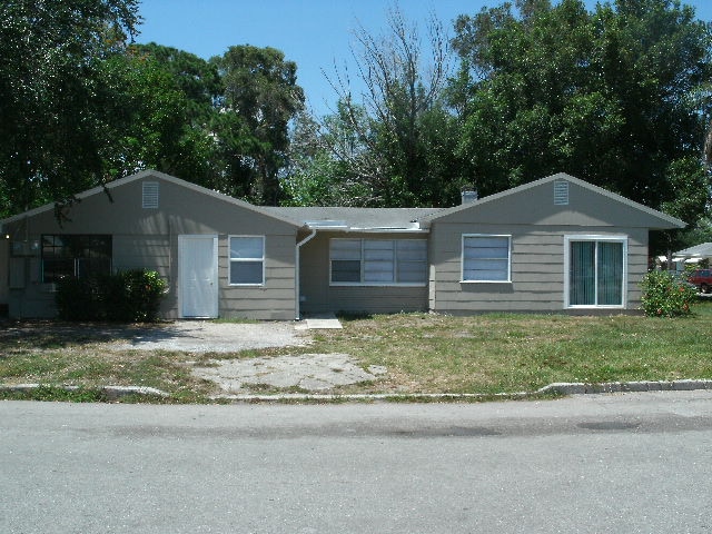 Building Photo - 2002 23rd Ave W