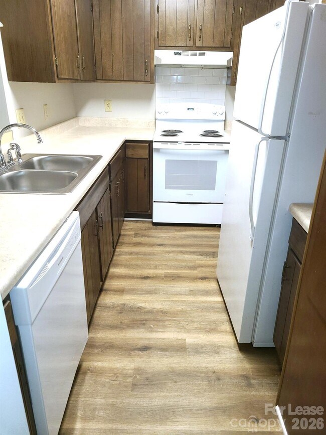 Foto del edificio - 2141 Selwyn Ave