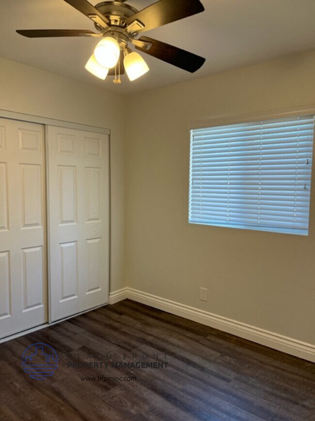 Foto del edificio - 9928-9934 Rose St.