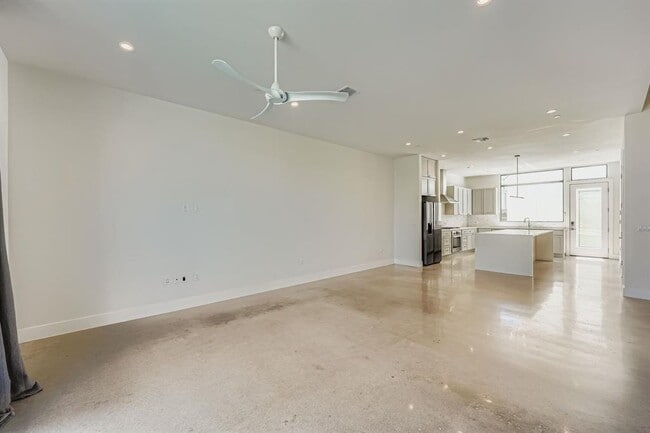 Building Photo - 2513 Philomena St