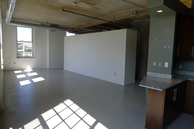 Building Photo - 41 Burroughs St