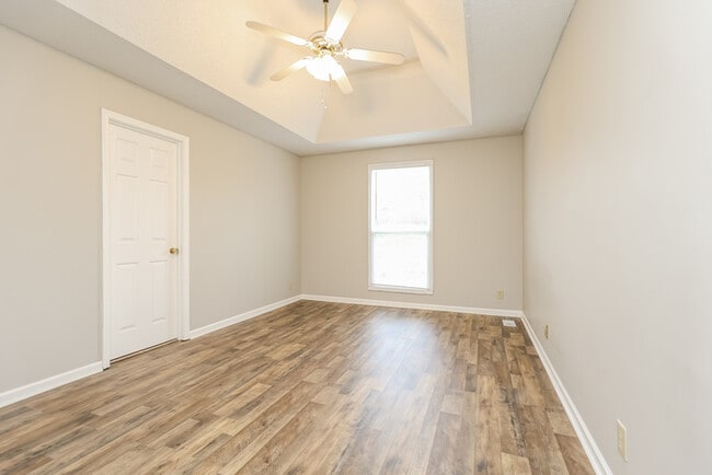 Building Photo - 3507 Clearwater Dr