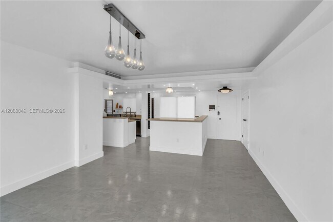 Foto del edificio - 9101 E Bay Harbor Dr