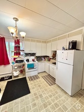 Building Photo - 116 Embleton Ave