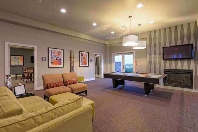 Foto del edificio - 4700 Ridge Rd