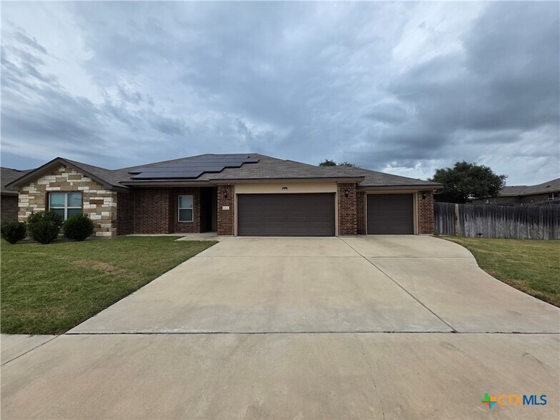 Foto principal - 1713 Risen Star Ln