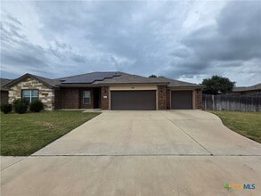 Building Photo - 1713 Risen Star Ln