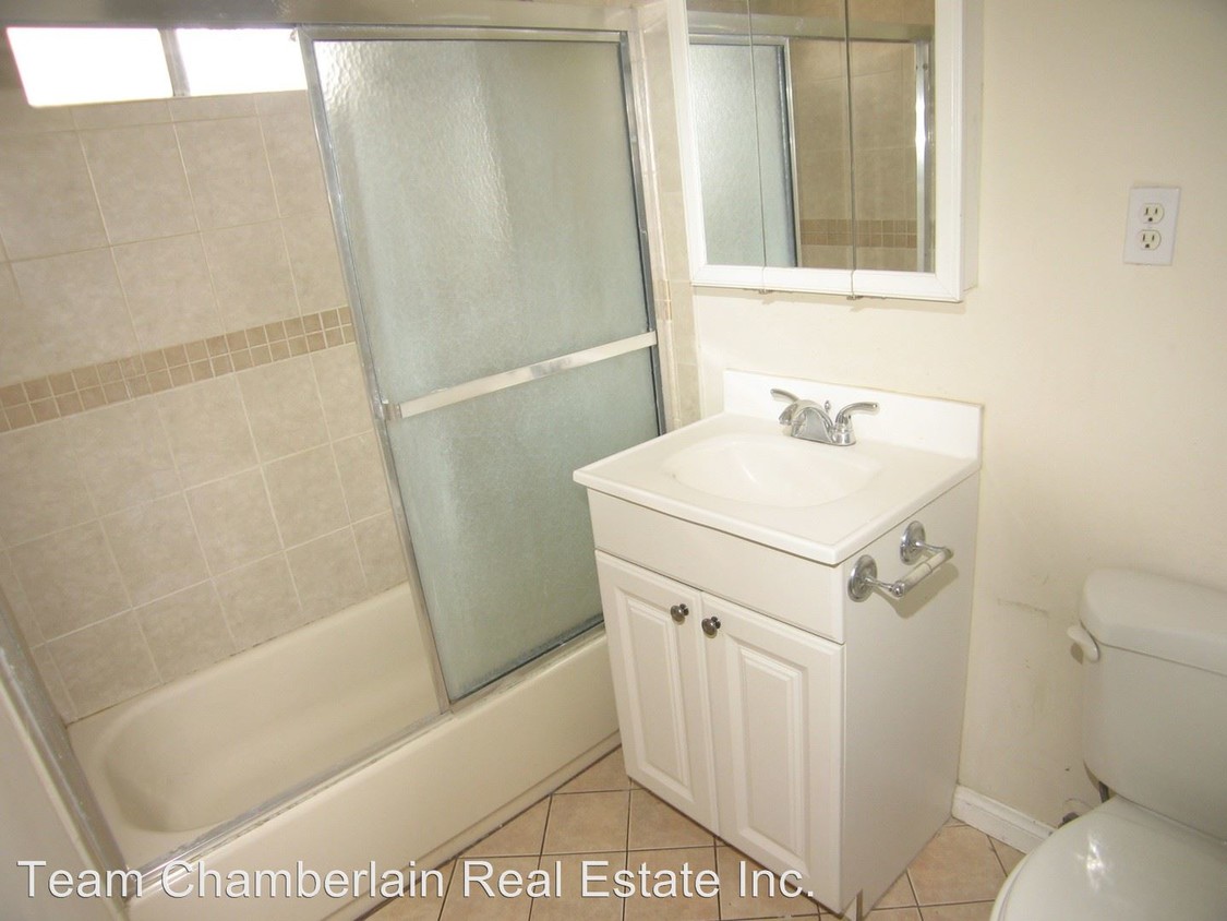 Foto del edificio - 7634-7634 Comstock Ave