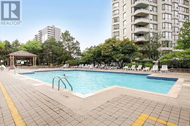Photo du bâtiment - 1121 Steeles Ave W