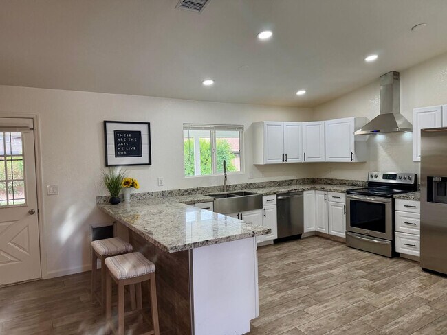 Foto del edificio - 3761 E Dulciana Ave