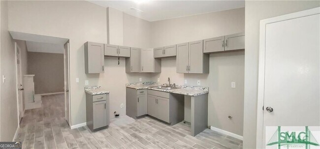 Foto del edificio - 428 Edgewater Rd