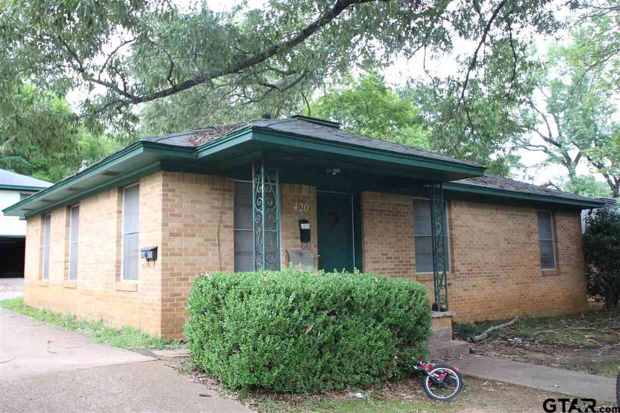 Primary Photo - 420 E Hudson St