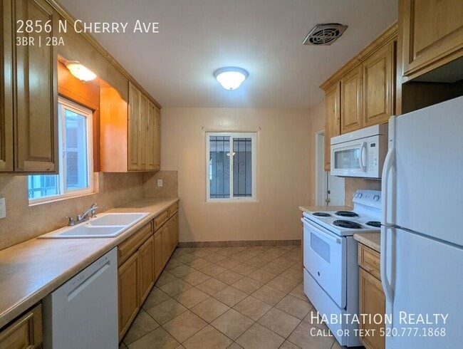Foto del edificio - 2856 N Cherry Ave