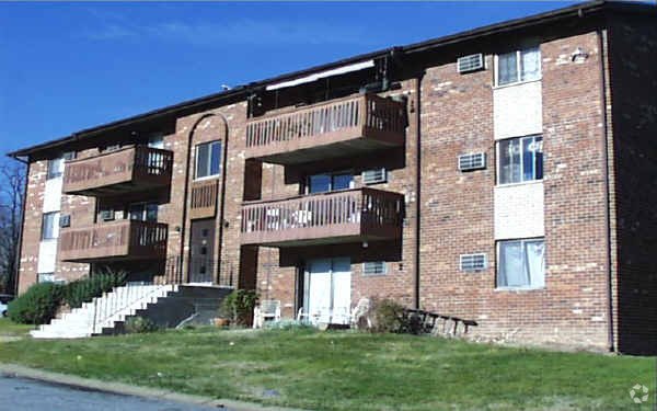 Silver Spring Apartments - Chestnut Run Village Apartments