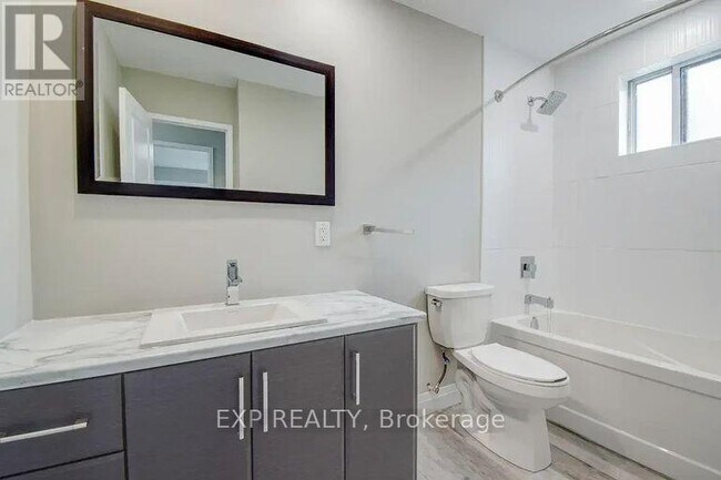 Building Photo - 45 Paisley Blvd W