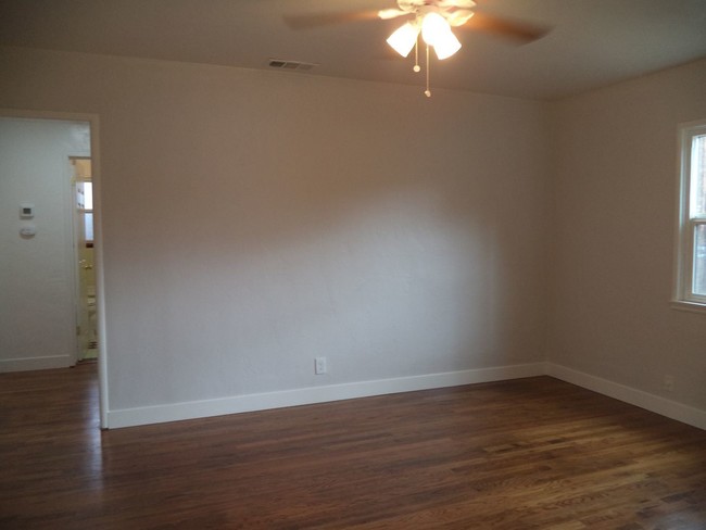 Building Photo - 3045 Freeport Blvd