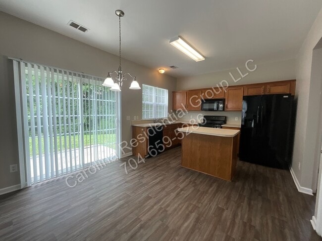 Building Photo - 2111 Arbor Vista Dr