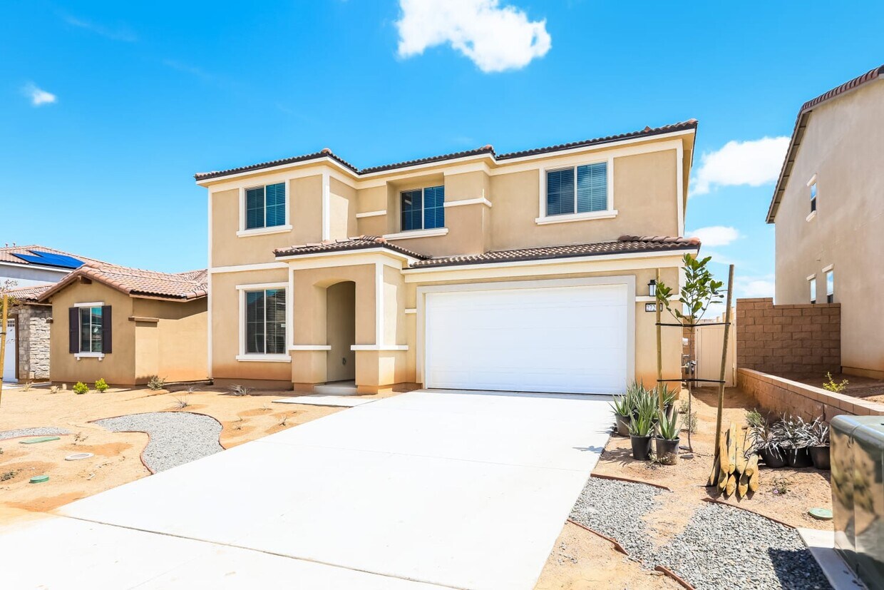 Building Photo - 27202 Sands Dr